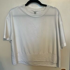 Cropped Athleta Tee
